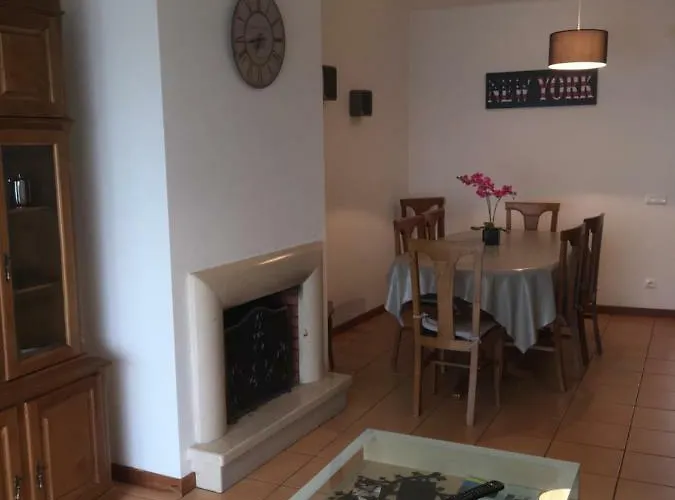 Апартаменты De Standing *